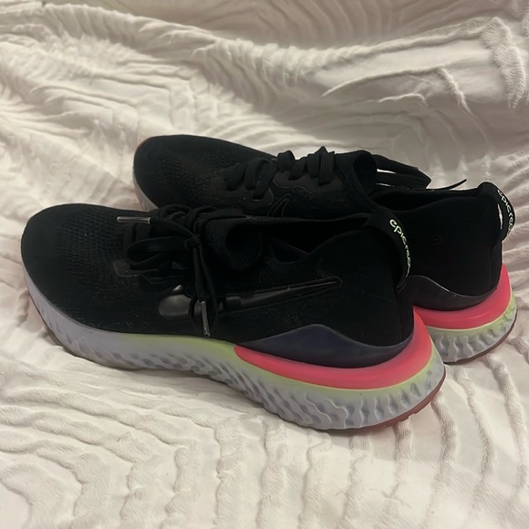 Black Nike Epic React size 10 women. - Picture 1 of 6